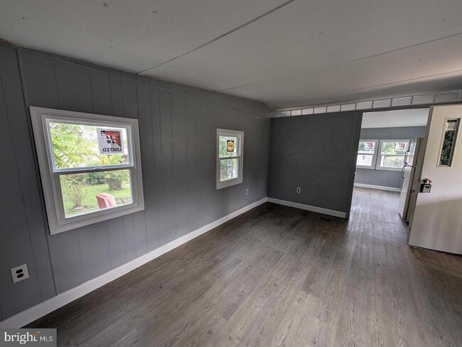 Building Photo - 125 Santilli Rd