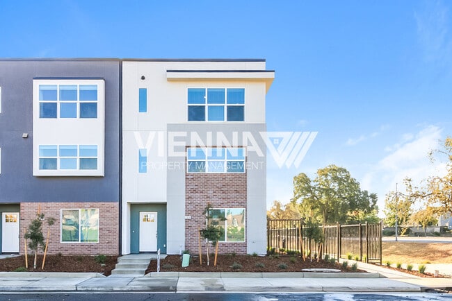 Foto del edificio - Brand New 3 Bedroom Home with Solar, Never Lived in Before!