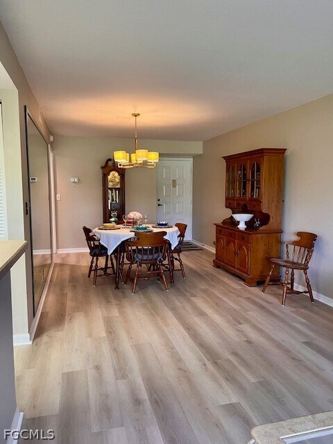 Foto del edificio - 5905 Trailwinds Dr