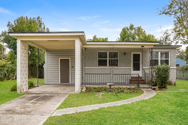 Foto del edificio - 6418 Ballejo Ct N