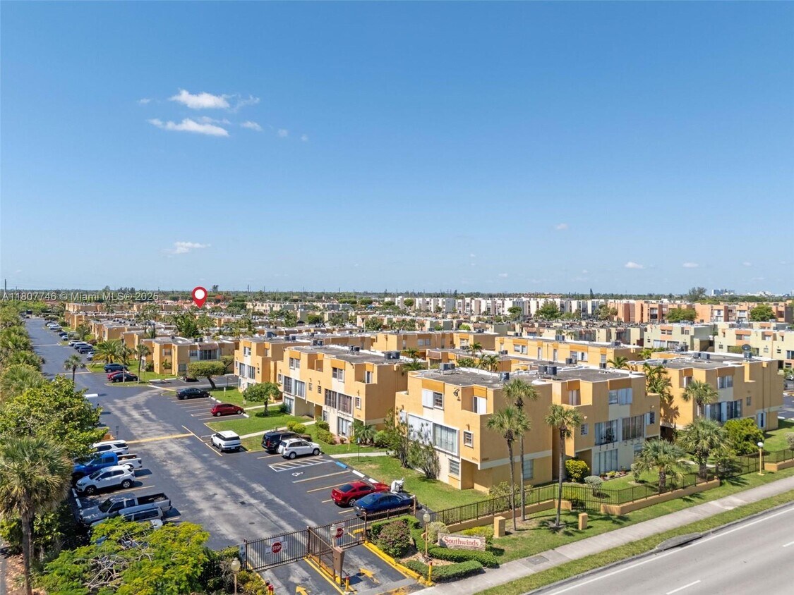 Foto del edificio - 9301 SW 4th St