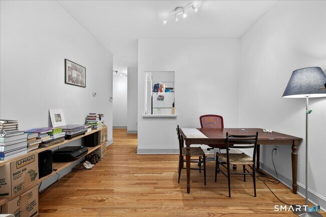 Foto del edificio - 541 Chapel St