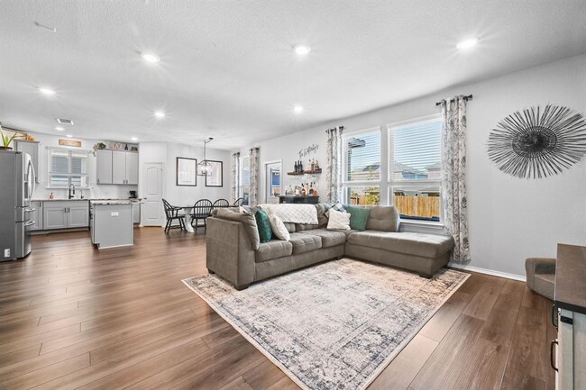 Foto del edificio - 317 Black Alder St