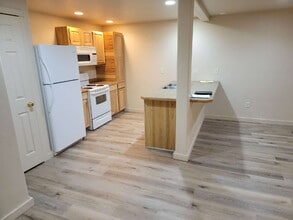 Building Photo - 65 Central 1L