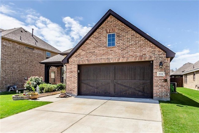 Foto del edificio - 8316 Whistling Duck Dr