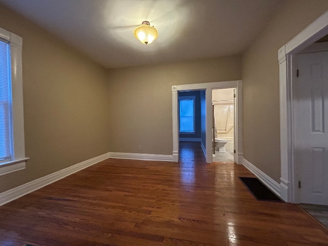 Building Photo - 1108 E Main St