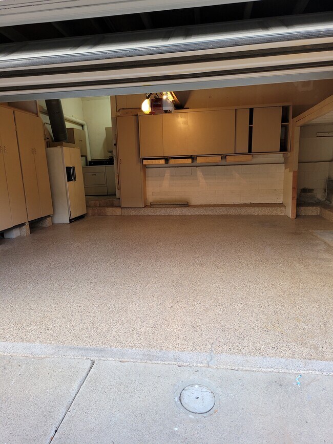 Building Photo - 143 S Stonebrook Dr