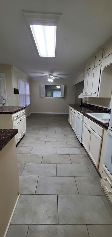 Building Photo - 3723 Chateauguay Dr