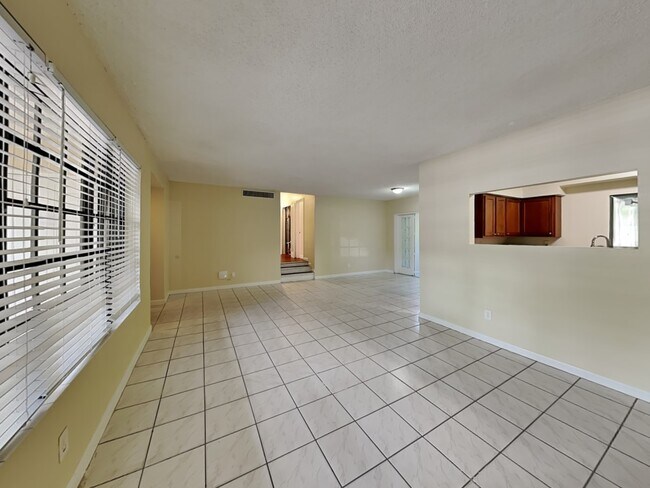 Foto del edificio - 14720 NE 10th Ave