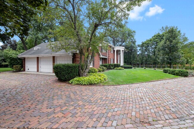 Foto del edificio - 32 Chatham Ln