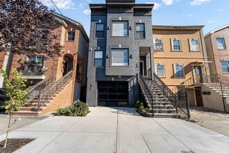 Building Photo - 230 Griffith St