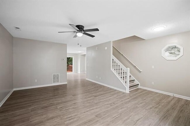 Building Photo - Spacious 3-level Townhouse in Harrisonburg
