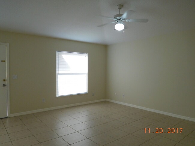 Building Photo - 2BR 1BA DUPLEX FOR RENT
