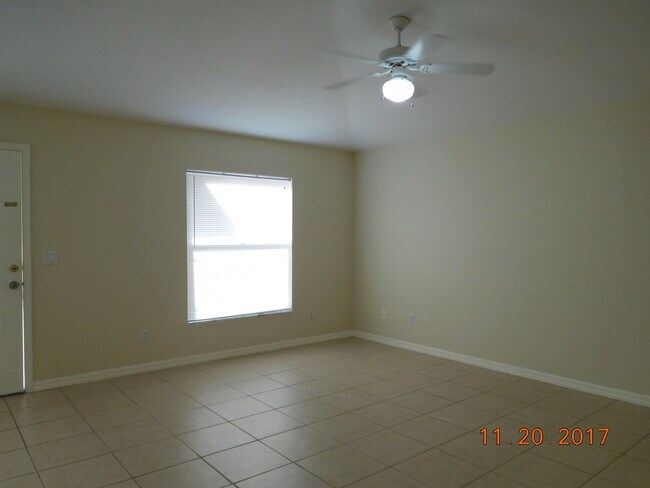 Foto del edificio - 2BR 1BA DUPLEX FOR RENT