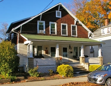 Primary Photo - 534 Barry St