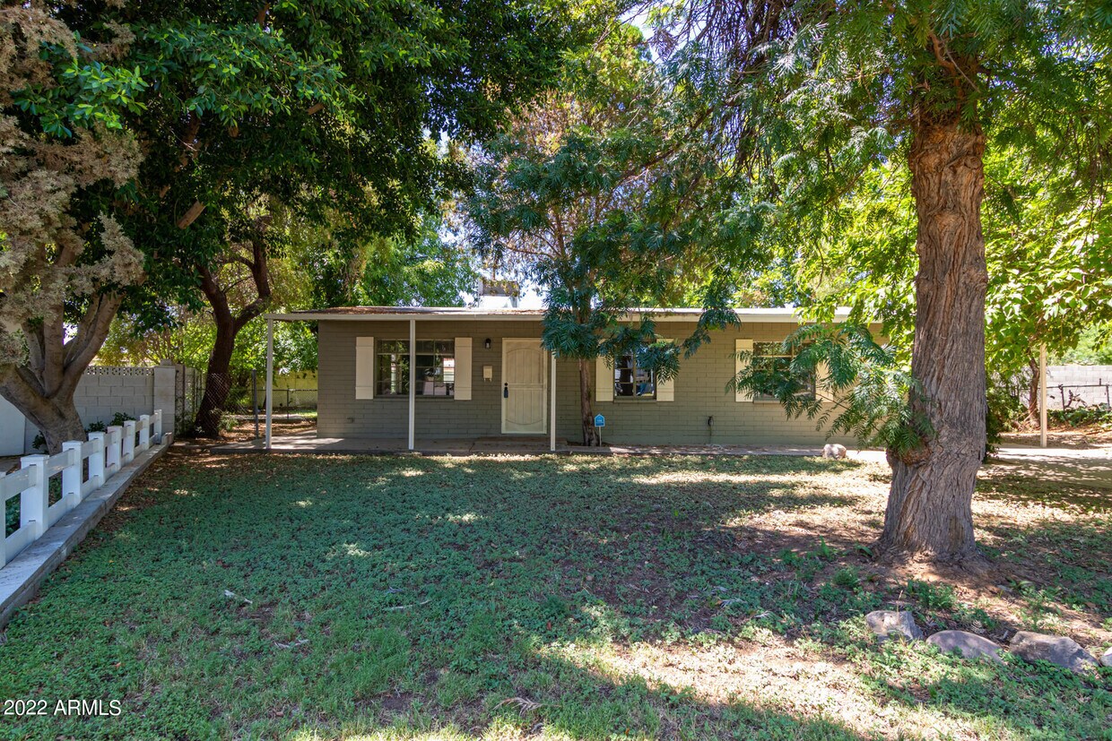 Primary Photo - 3506 E Piccadilly Rd