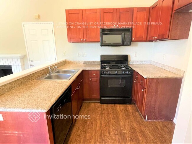 Building Photo - 1812 Johnson Dr