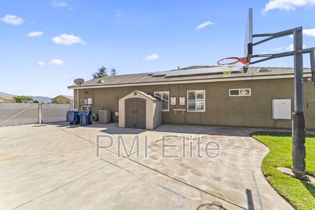 Foto del edificio - 34677 Desert Rd