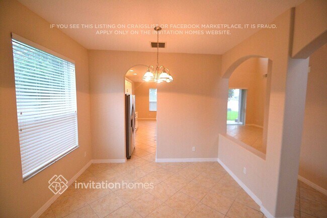Building Photo - 12837 Cloverdale Ln