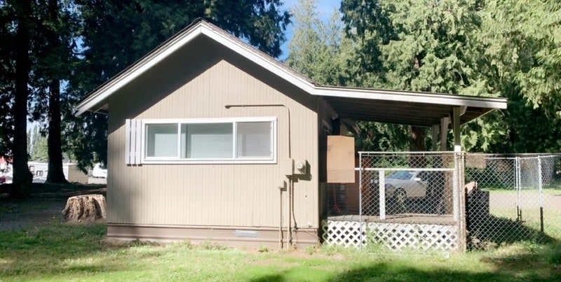 Primary Photo - 966 E 69th Vista