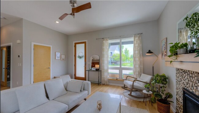 Foto del edificio - AMAZING LOCATION 5 Bed 4 Bath Home in Loui...