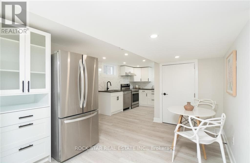 Photo principale - 136 Grand St