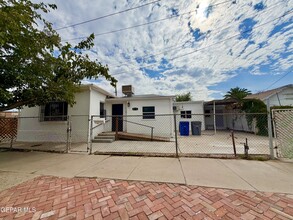 Building Photo - 418 S Estrella St