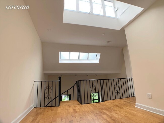 Building Photo - 5 W 87th St