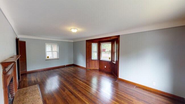 Building Photo - 771 Derby Ave
