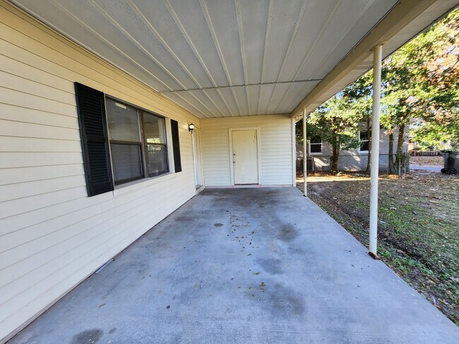 Building Photo - 5501 Mayfair Dr. Pensacola, FL 32506. Febr...
