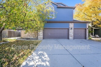 Building Photo - 10924 W 100th Dr