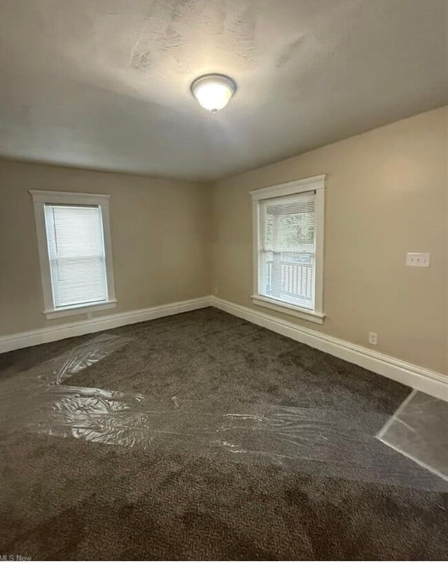 Building Photo - 3 Bedroom with Massive Primary Suite and Flexible Bonus Space