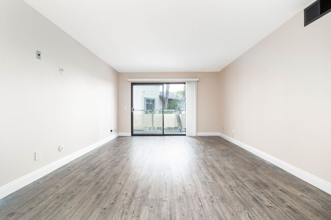 Building Photo - Spacious 2-Bedroom Home in The Aspens - Wa...