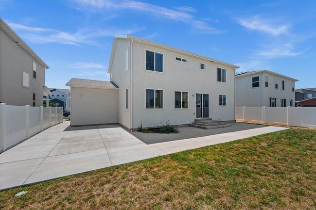 Building Photo - 858 W Wickham Dr