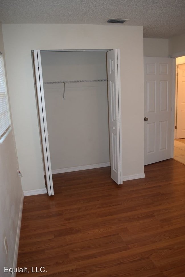 Building Photo - 4 br, 2 bath House - 1314 E Chelsea St
