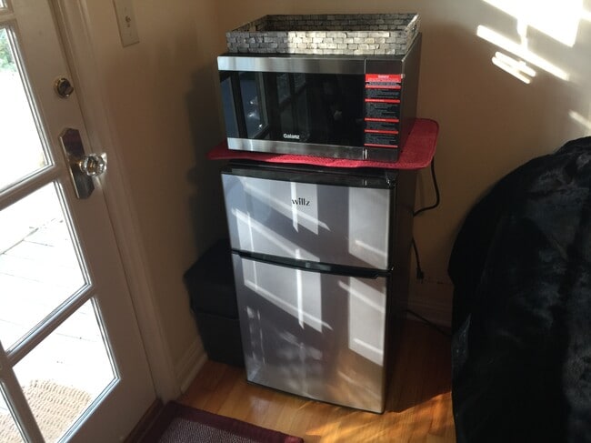 Building Photo - 0000 E Buena Vista Ave