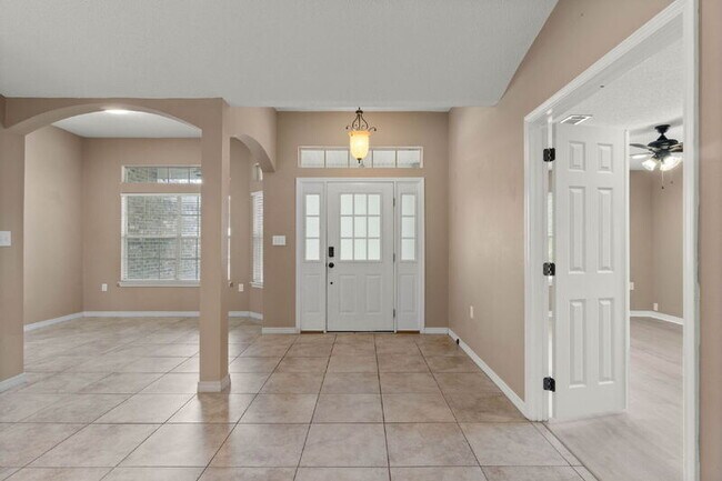 Foto del edificio - 5590 Buck Ward Rd