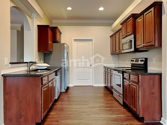 Foto del edificio - 352 Brighton Woods Dr