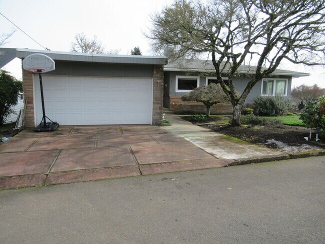 Foto del edificio - Mid-Century Four Bedroom in Candalaria