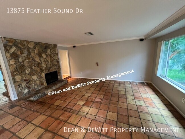 Foto del edificio - Beautiful 4 BR 3 Bath 2 Car Garage Home in...