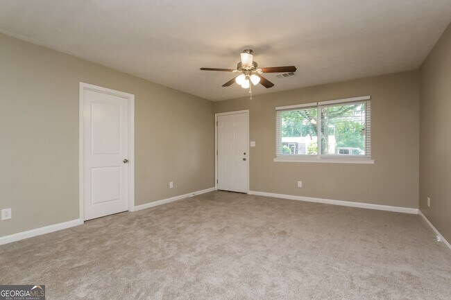 Foto del edificio - 41 Libby Ln