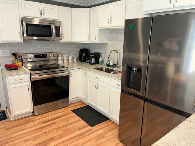 Building Photo - Room in House on Morgantown Rd