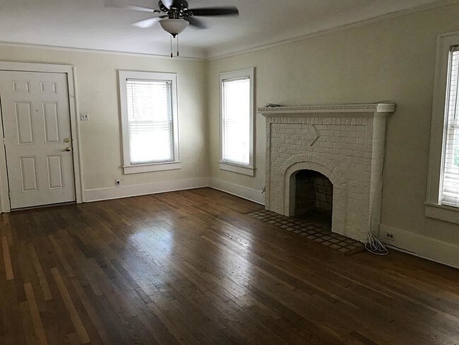 Building Photo - 1602 Castle Ct