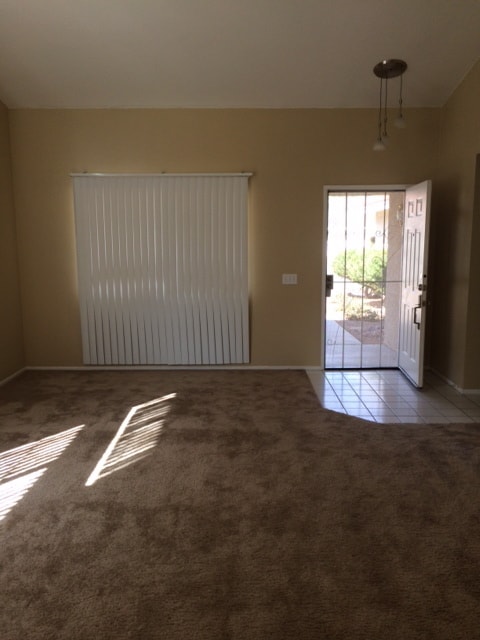 Building Photo - 3 BEDROOM, 2 BATH VICTORVILLE HOME. COMMUTER FRIENDLY!  NEAR AMARGOSA AND MOJAVE