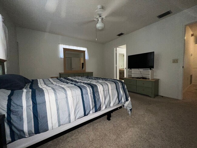 Foto del edificio - 2 Bedroom 2.5 Bath 2 Story Townhome AVAILA...