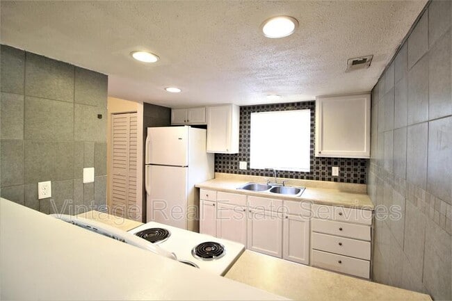 Foto del edificio - 675 99th Ave N