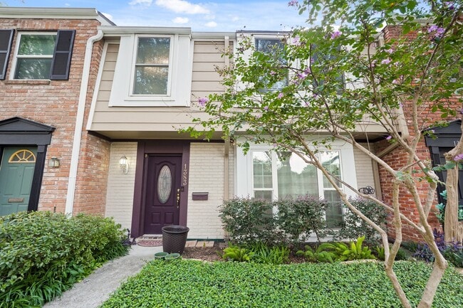 Building Photo - 1383 Country Pl Dr
