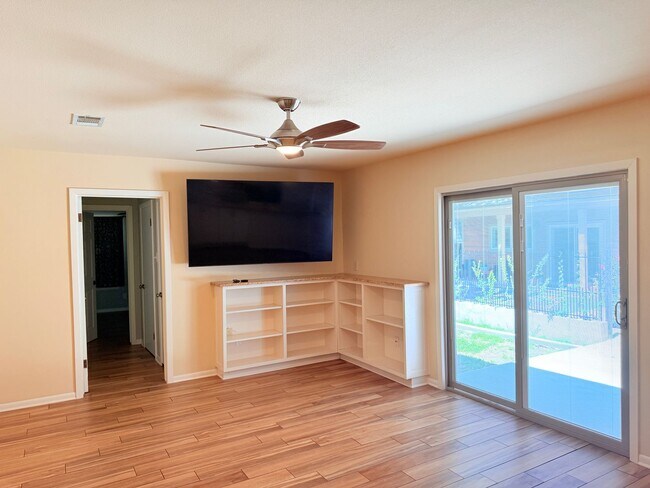 Foto del edificio - Amazing detached 2/2.5 duplex in Central Austin!!!