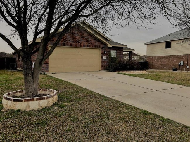 Building Photo - 419 W Iowa Dr