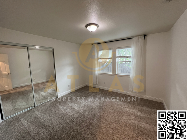 Building Photo - Cozy and Convenient 2BR/1BA - Move-In Ready!